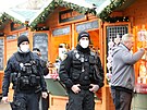 Zimní farmáské trhy v Most probíhají pod dohledem policist a hygienik.