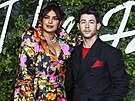 Priyanka Chopra a Nick Jonas na Fashion Awards (Londýn, 29. listopadu 2021)