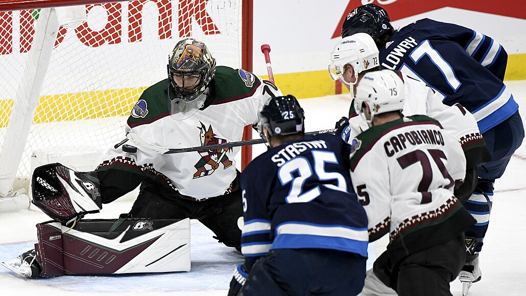 Má přezdívky i první nulu v NHL. Objev z Brna se dál ukazuje