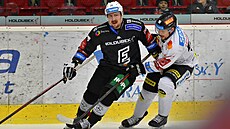 28. kolo hokejové extraligy: HC Energie Karlovy Vary - HC Sparta Praha. Zleva:...