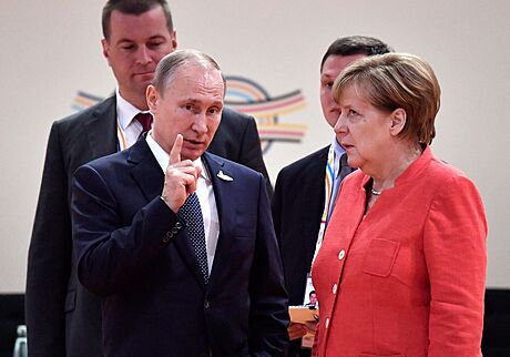 Vladimir Putin a Angela Merkelová v ervenci 2017