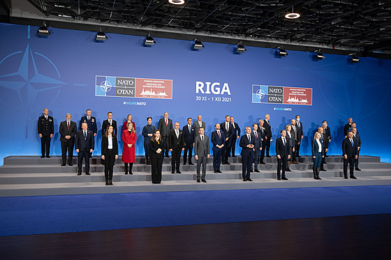 Ministi zahranií NATO v lotyské Rize