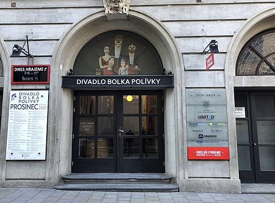 Kino Scala a Divadlo Bolka Polívky sídlí v jedné budov, jen vstupy mají z...