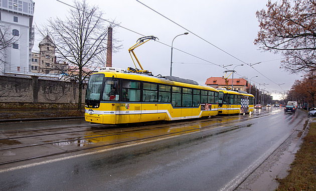V Plzni se srazily tramvaje, záchranáři hlásí asi tři desítky zraněných