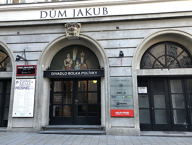 Kino Scala a Divadlo Bolka Polívky sídlí v jedné budově, jen vstupy mají z...