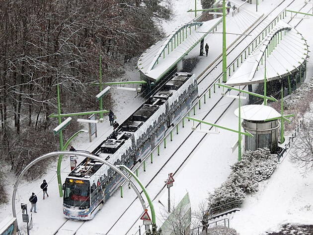 <p>Vánoční tramvaj linky 12 začala jezdit z Barrandova na Výstaviště.</p>
