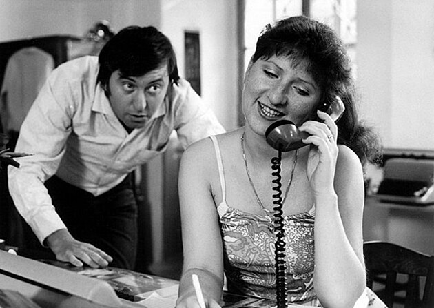 Ji�í Lábus a Jaroslava Kretschmerová ve filmu Slunce, seno, jahody (1983)
