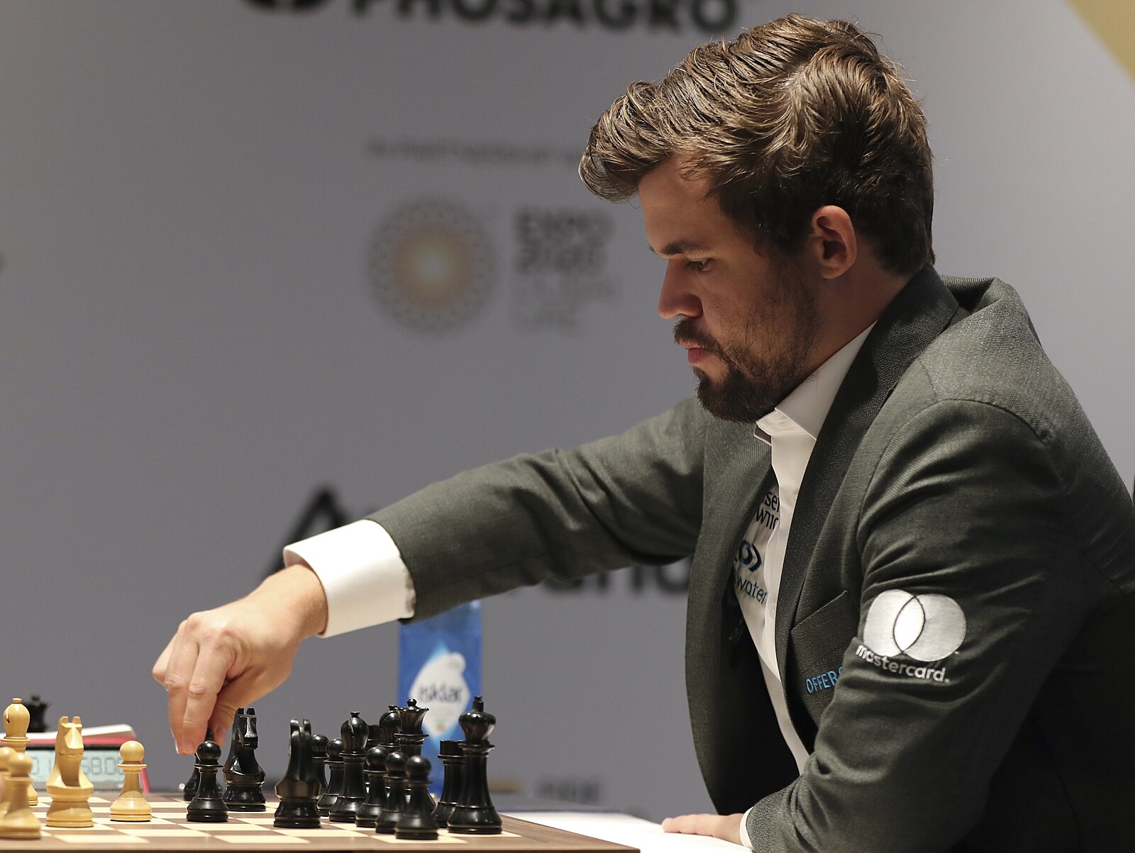 Nor Carlsen je po třech letech znovu mistrem světa v rapid šachu - iDNES.cz