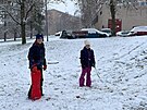 Dti si v Praze uívají erstv napadaný sníh. (4. prosince 2021)