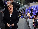 Dosluhující nmecká kancléka Angela Merkelová ve Spolkovém snmu, kde se volil...