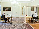 Prezident Milo Zeman pijal na zámku v Lánech kandidáta na ministra dopravy...