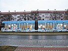 Letos brázdí Plzní takto vyzdobená vánoní tramvaj.