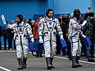 Kosmonaut Roskosmosu Alexandr Miurkin, japonský podnikatel Jusaku Maezawa a...