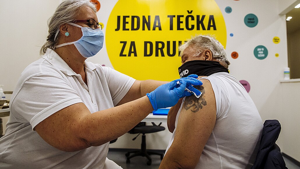 V obchodním centru na Černém Mostě  v Praze se otevřelo nové očkovací místo bez...