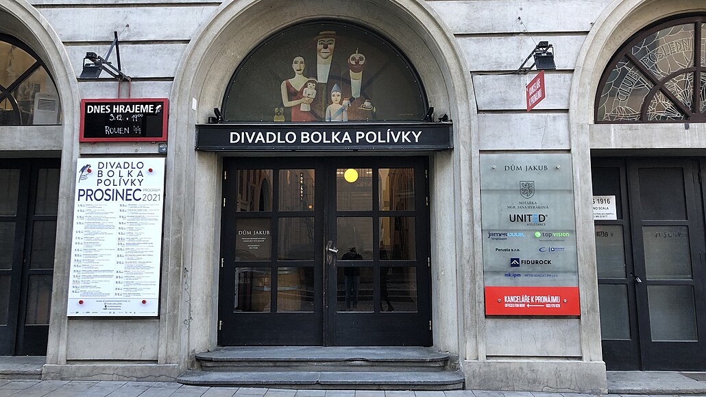 Kino Scala a Divadlo Bolka Polívky sídlí v jedné budov, jen vstupy mají z...