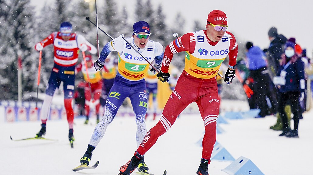 Rus Alexandr Bolšunov ve štafetě v Lillehammeru.