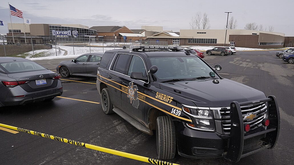 Střelec na střední škole v americkém státě Michigan zabil čtyři lidi,...