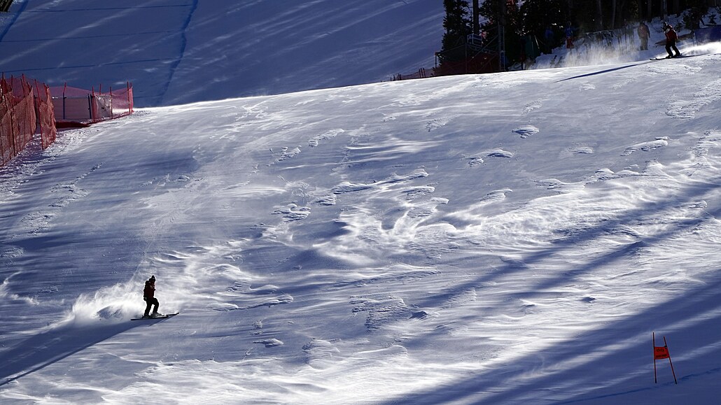 Druhý sjezd Světového poháru lyžařů v Beaver Creeku byl kvůli silnému větru...