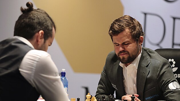 Epická osmihodinová bitva ohromila celý šachový svět. Carlsen vyhrál na 136  tahů | Ostatní sporty | Lidovky.cz