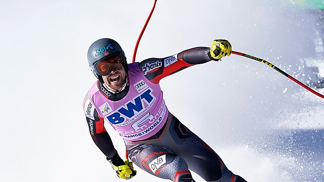 Norský lyžař Aleksander Aamodt Kilde oslavuje triumf v Superobřím slalomu Světového poháru v Beaver Creeku.