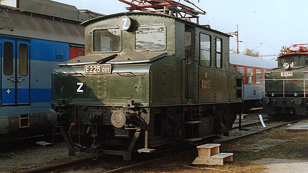 Elektrická lokomotiva řady E225.0