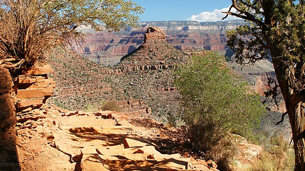 Grand Canyon – národní park tady byl vyhlášen v roce 1919. V roce 1979 byl Velký kaňon zapsán do seznamu světového dědictví UNESCO. Cestu dolů je vhodnější naplánovat mimo horké prázdninové měsíce.