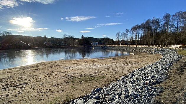 Rybník prošel rekonstrukcí za bezmála 30 milionů korun.