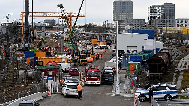 Na staveništi poblíž vlakového nádraží v Mnichově vybuchla letecká puma, zastavila dopravu. (1. prosince 2021)