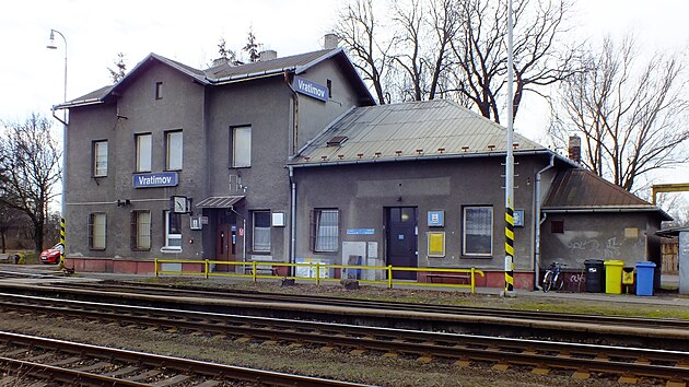 Vpravn budova eleznin stanice ve Vratimov.