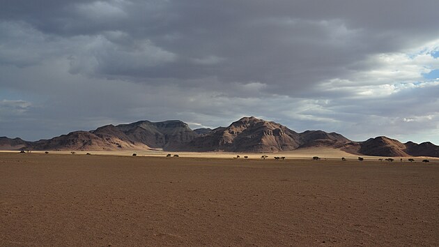 Namibie je ndhern, rozlehl a liduprzdn zem, kter nabz spoustu zvat, tradin kultury a vstcn obyvatele.