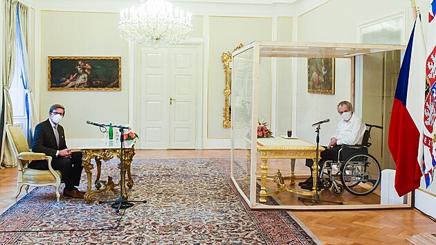 Prezident Milo Zeman pijal na zmku v Lnech kandidta na ministra dopravy Martina Kupku z ODS.