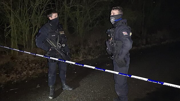 Policie vyšetřuje střelbu v obci Radějovice na Plzeňsku. (5. prosince 2021)