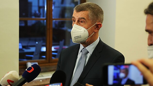 Premiér Andrej Babiš po jednání Sněmovny o povinném očkování proti onemocnění covid-19 (1. prosince 2021)