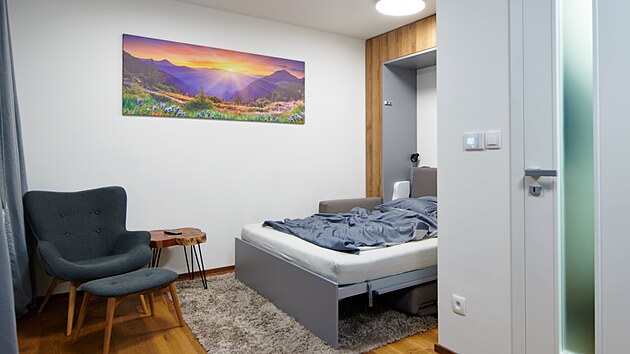 Horské apartmány místem většinou nepřekypují, sklopná postel je tak vhodným řešením.