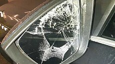 Policie vyšetřuje případ poškozených vozidel v areálu kladenské nemocnice. | na serveru Lidovky.cz | aktuální zprávy