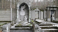 Hrobka rodiny Futerových na hřbitově v Krásném Březně. | na serveru Lidovky.cz | aktuální zprávy