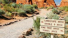 Na dva tisíce zachovalých p�írodních pískovcových oblouk� a ka�dodenní strach o...