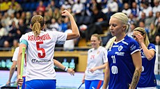 Eli�ka Krupnová se raduje ze svého gólu v semifinále MS proti Finsku.
