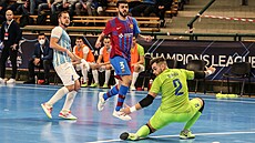 Momentka z utkání futsalové Ligy mistrů mezi Plzní a Barcelonou