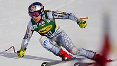 Ester Ledecká jede super-G v kanadském Lake Louise.