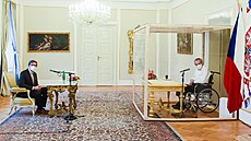 Prezident Milo Zeman pijal na zámku v Lánech kandidáta na ministra dopravy...