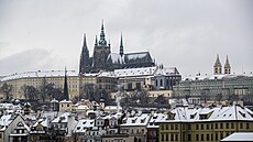 Pražský hrad pod sněhovou závějí. (4. prosince 2021)