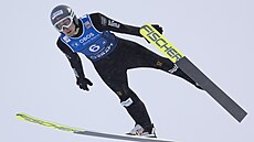 Norský sdruženář Jarl Magnus Riiber ve skokanské části závodu Světového poháru...