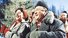 Stella Zázvorková a Jaroslav Marvan ve filmu Anděl na horách (1955)