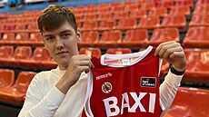 Ond�ej Husták s dresem �pan�lského klubu BAXI Manresa