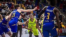 Alyssa Thomasová z USK Praha útoí na ko Montpellieru