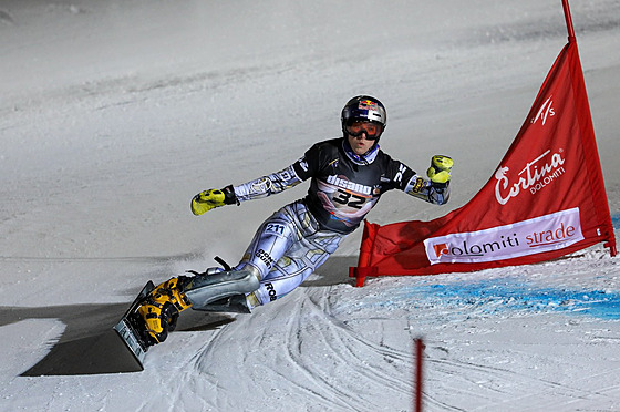 Ester Ledecká bhem závod Svtového poháru ve snowboardovém paralelním obím...