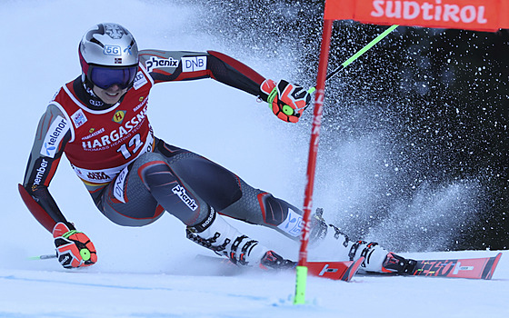 Henrik Kristoffersen v obím slalomu v Alta Badii.
