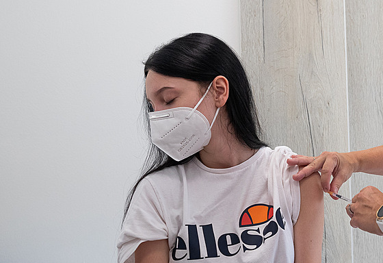 První den okování bez registrace v nákupním centru Atrium v Hradci Králové...