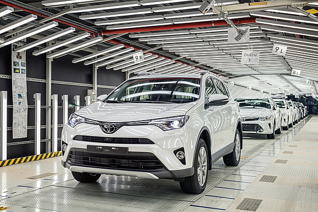 Toyota pozastavila výrobu aut, systémová chyba ochromila 12 továren v Japonsku